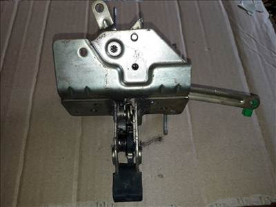 Opel Frontera A Csomagtérajtó Zár