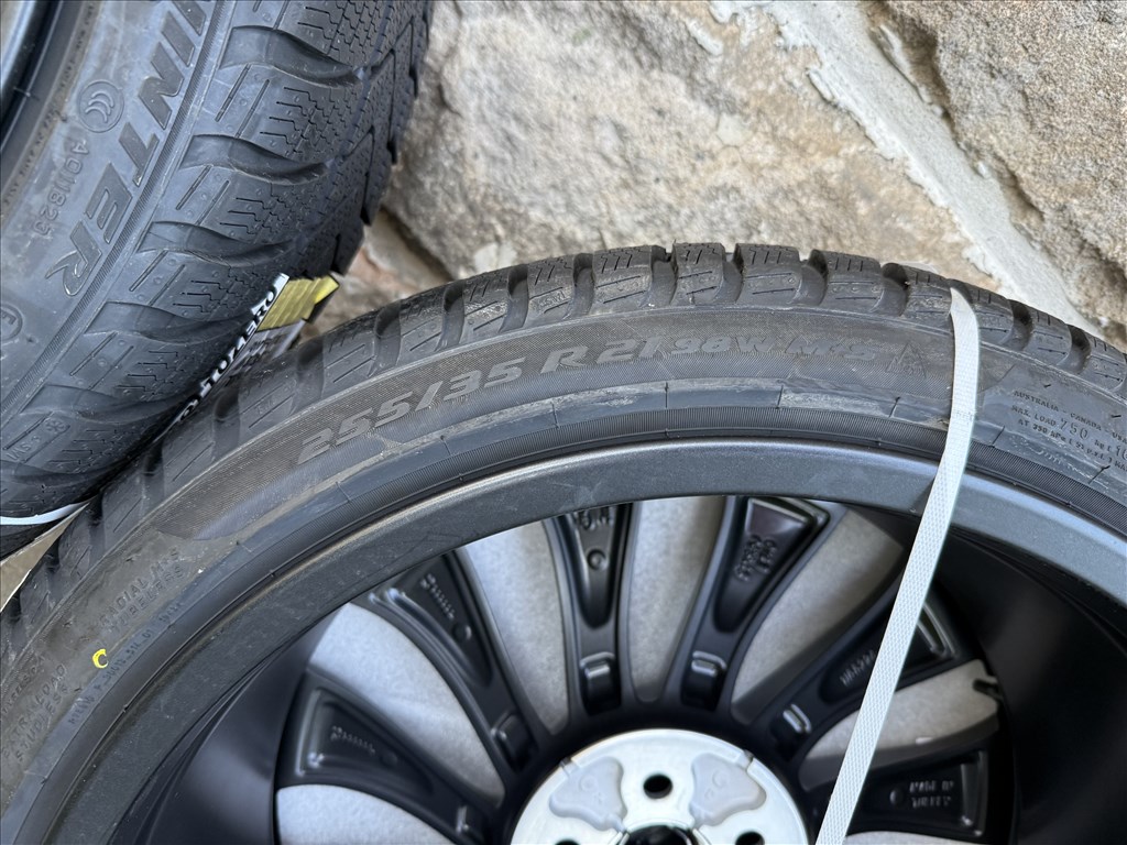 Tesla Model Y Performance 21" Überturbine Téli garnitúra eladó Új 10. kép