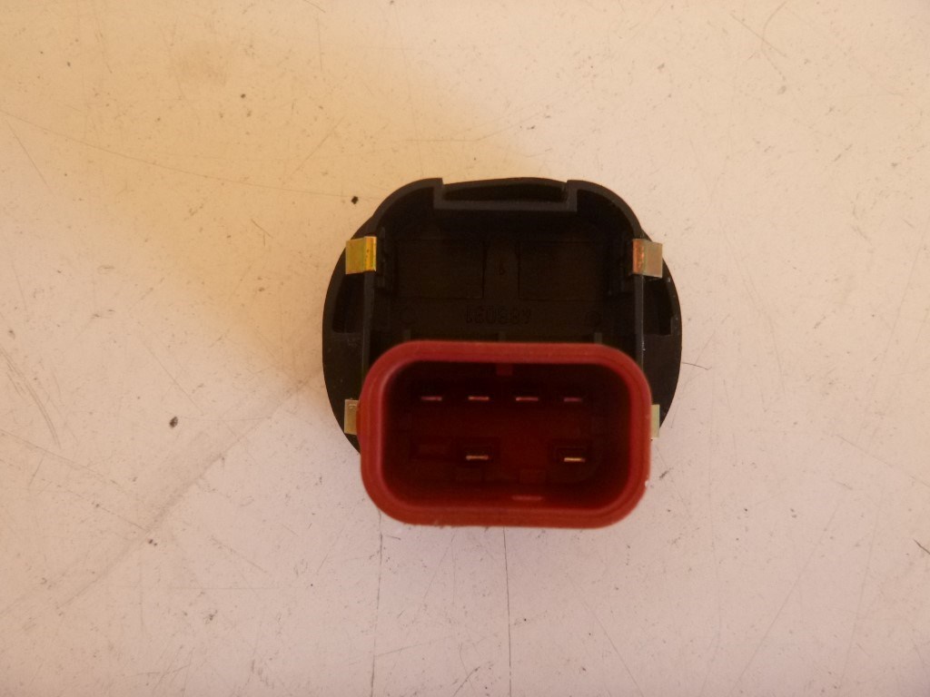 Ford Fusion jobb elsõ ablakemelõ kapcsoló 2. kép