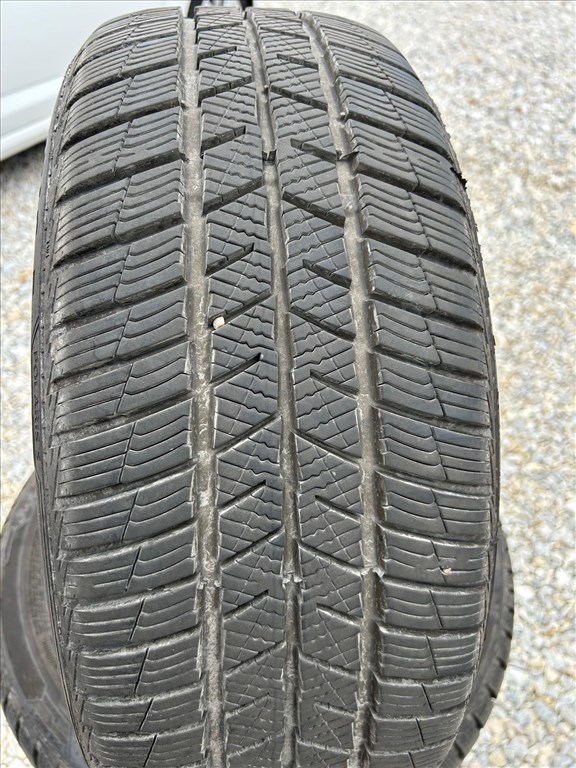  225/4517" újszerű Barum téli gumi  2023 évjárat 4db/75.000Ft 2. kép