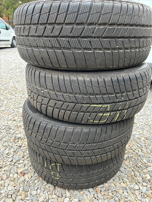  225/4517" újszerű Barum téli gumi  2023 évjárat 4db/75.000Ft 8. kép