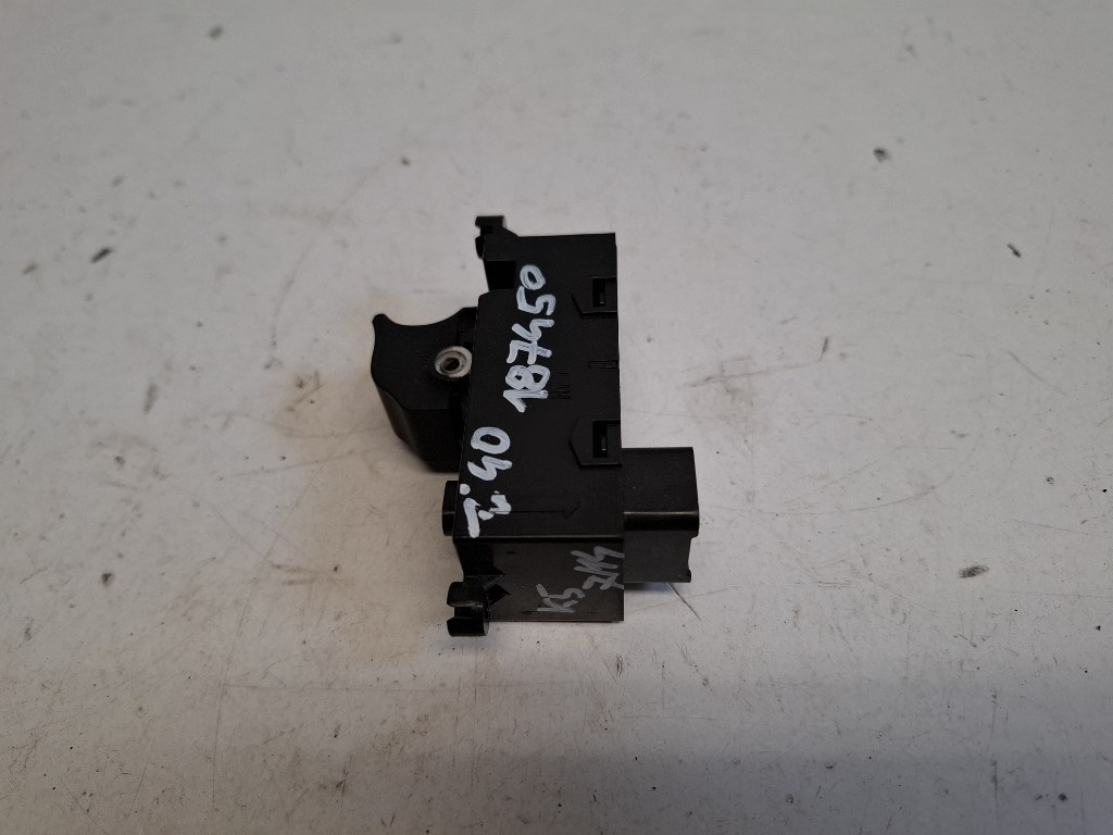 Hyundai I 40 jobb elsõ ablakemelõ kapcsoló 935753Z200 2. kép