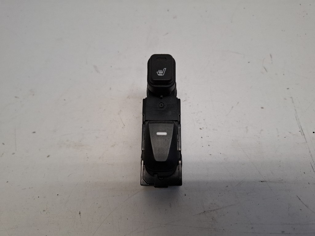 Hyundai IX35 (ELH) jobb hátsó ablakemelõ kapcsoló 3835211310 1. kép