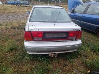 SUZUKI SWIFT II lépcsőshátú (AH, AJ) Jobb hátsó Vízlehúzó Gumicsík 3. kép