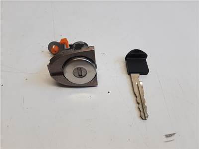 Nissan Note (E12) bal első ajtózár