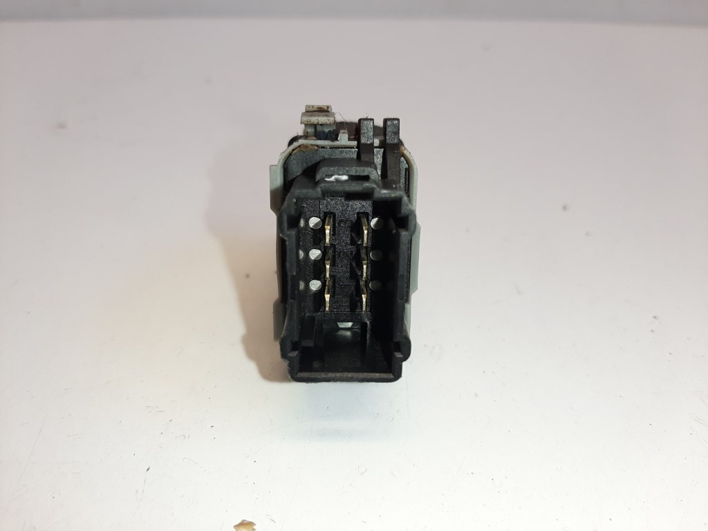 Renault Clio jobb elsõ ablakemelõ kapcsoló 2. kép