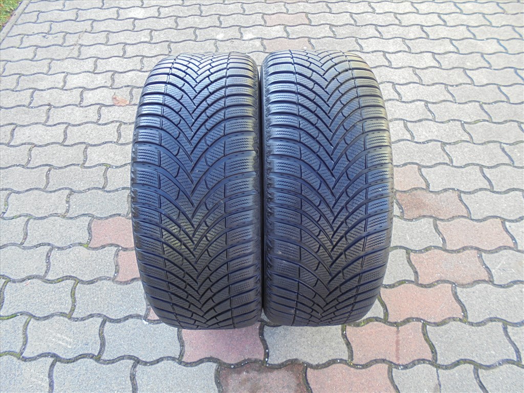 235/55 R 17-es 2021-es Semperit újszerű téli gumi pár eladó 1. kép