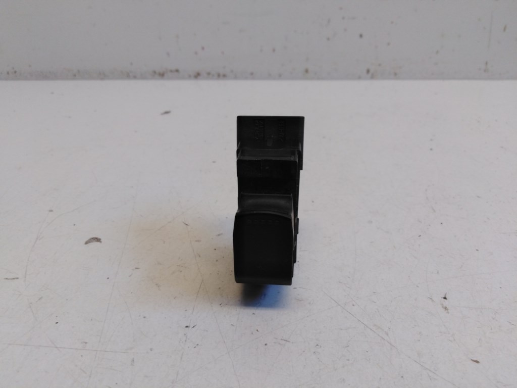 Suzuki Vitara grand (JT) bal hátsó ablakemelõ kapcsoló 1. kép