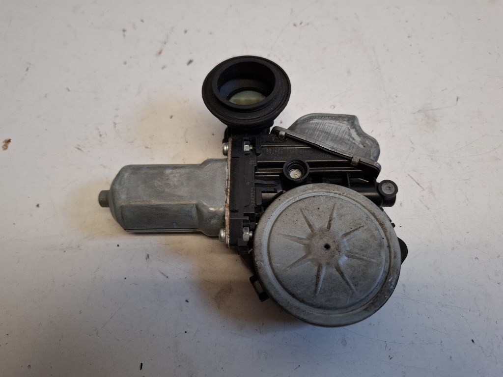 Toyota IQ bal elsõ ablakemelõ motor 8572074010 0620201300 2. kép