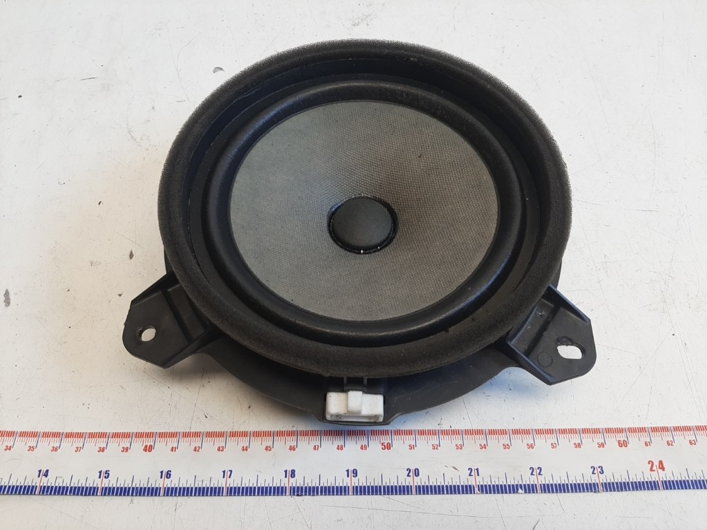 Toyota Rav 4 (XA40) bal elsõ hangszóró 8616052331 1. kép