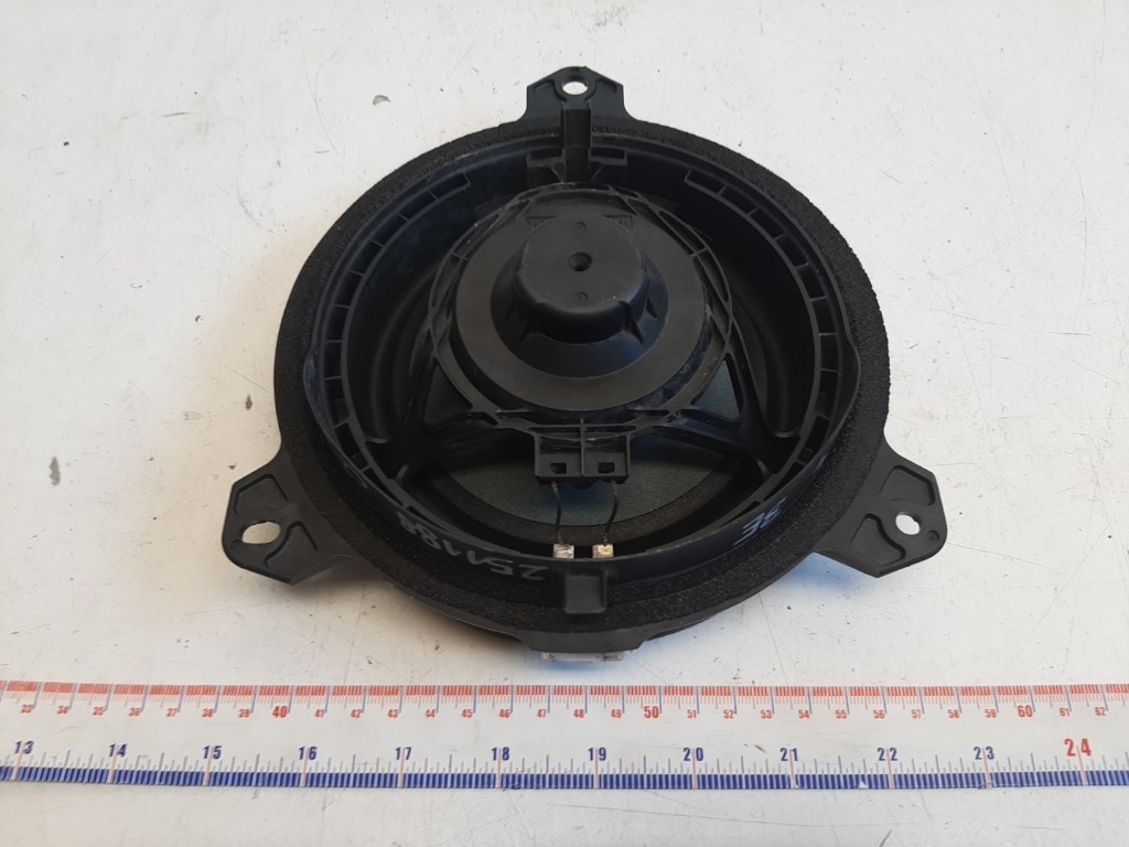 Toyota Rav 4 (XA40) bal elsõ hangszóró 8616052331 2. kép