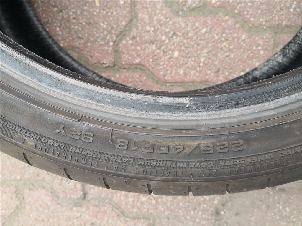 1db 225/40R18 Fulda nyári gumit keresek vennék. 4. kép