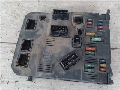 PEUGEOT PARTNER 02- Biztosítéktábla BCM BSI BSM SAM GEM modul 