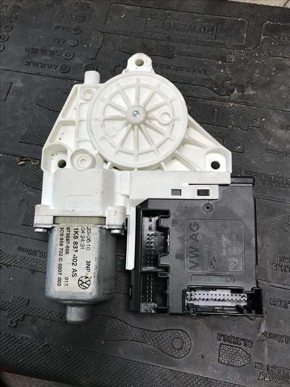 Volkswagen Golf VI VARIANT -* jobb első ablakemelő motor 3c0959792a 1. kép