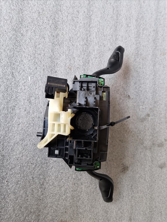 FORD FOCUS III kormánykapcsoló  bv6t13n064ag 2. kép