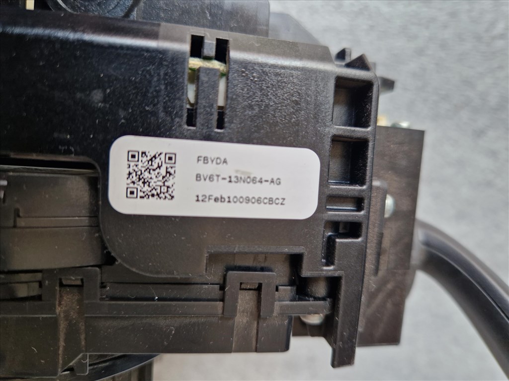 FORD FOCUS III kormánykapcsoló  bv6t13n064ag 3. kép