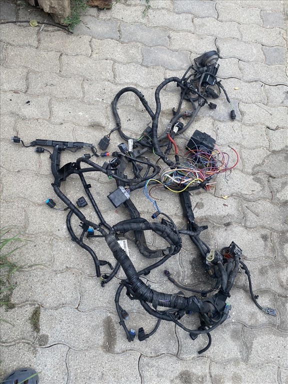 Ford B-Max Mk1 1.6 TDCi Motor motortér kábelköteg  2. kép