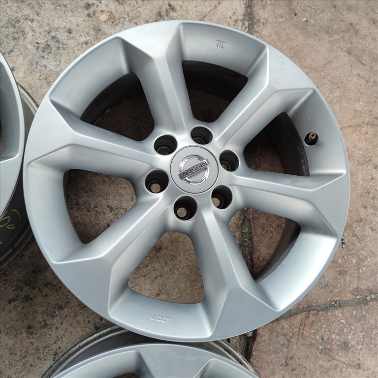 6x114,3 17 Gyári Nissan alufelni 130000ft a 4db/100/ 2. kép
