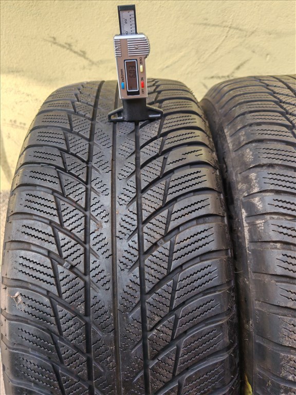  225/5517" újszerű Bridgestone téli gumi gumi 1. kép