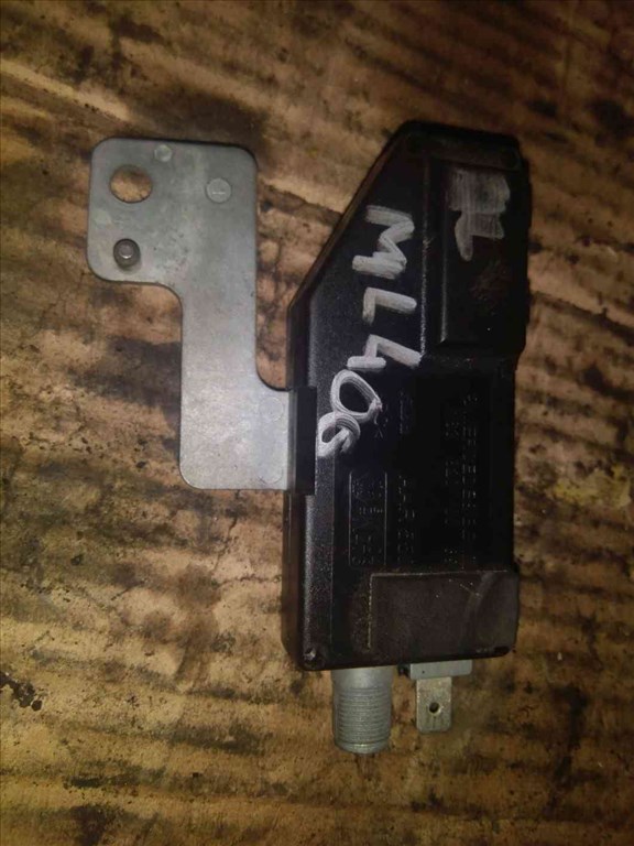 Mercedes ML 400 Rádió Erõsítõ 163 820 00 89 1. kép