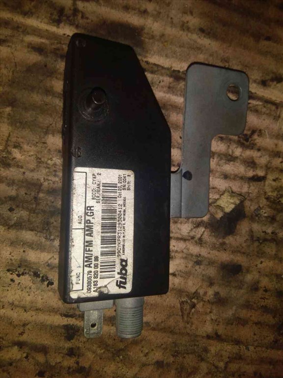 Mercedes ML 400 Rádió Erõsítõ 163 820 00 89 2. kép