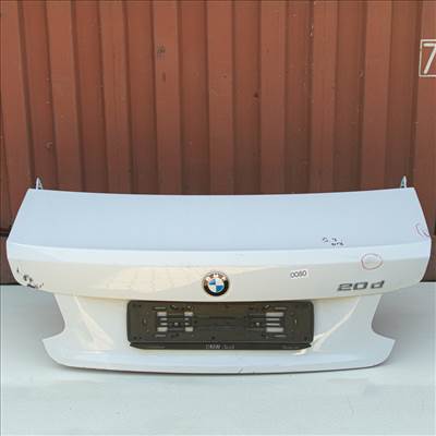BMW 2er F22 csomagtérajtó