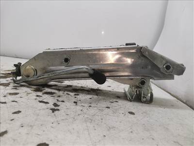 AUDI A3 (8L1) 1.6 Emelő #42271# 8L0011031C