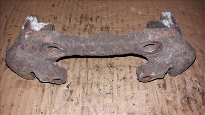 Opel Frontera A Féknyereg Tartó