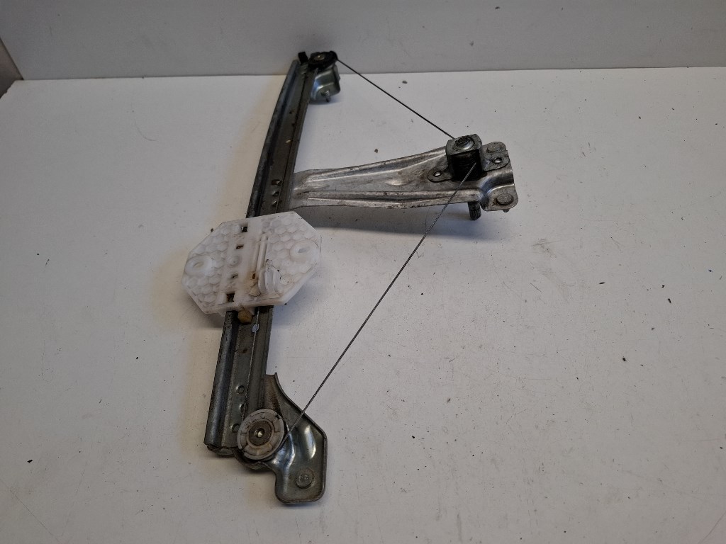 Dacia Sandero (B52) jobb hátsó Ablakemelõ szerkezet mechanikus 827202131R 2. kép