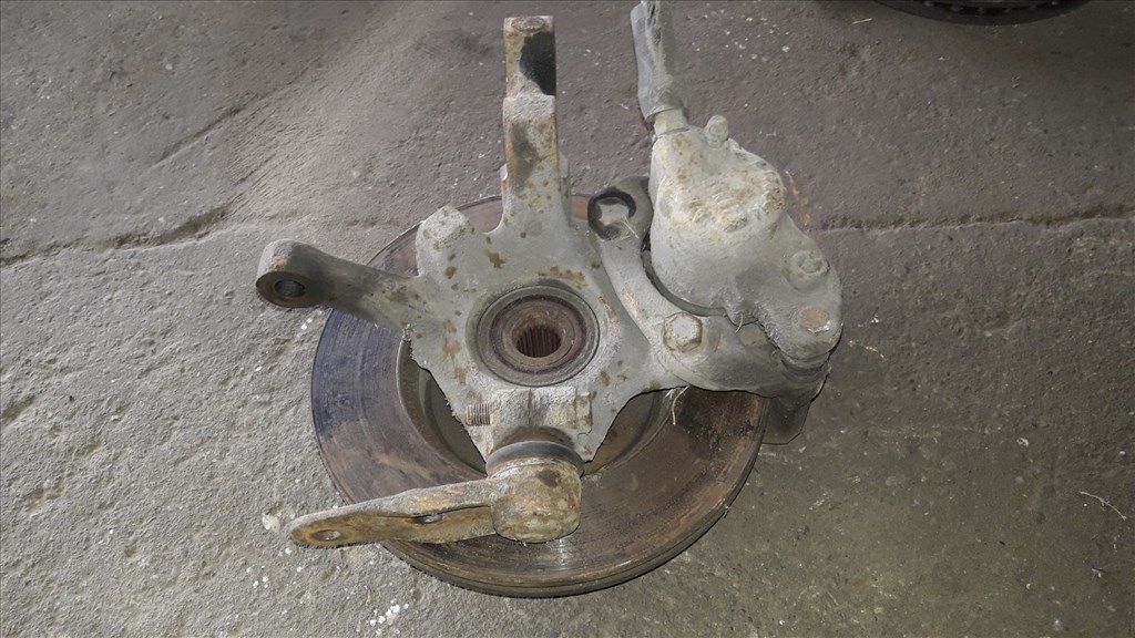 Renault Thalia I Bal Elsõ Csonkállvány Kerékaggyal  Féknyereg 3. kép