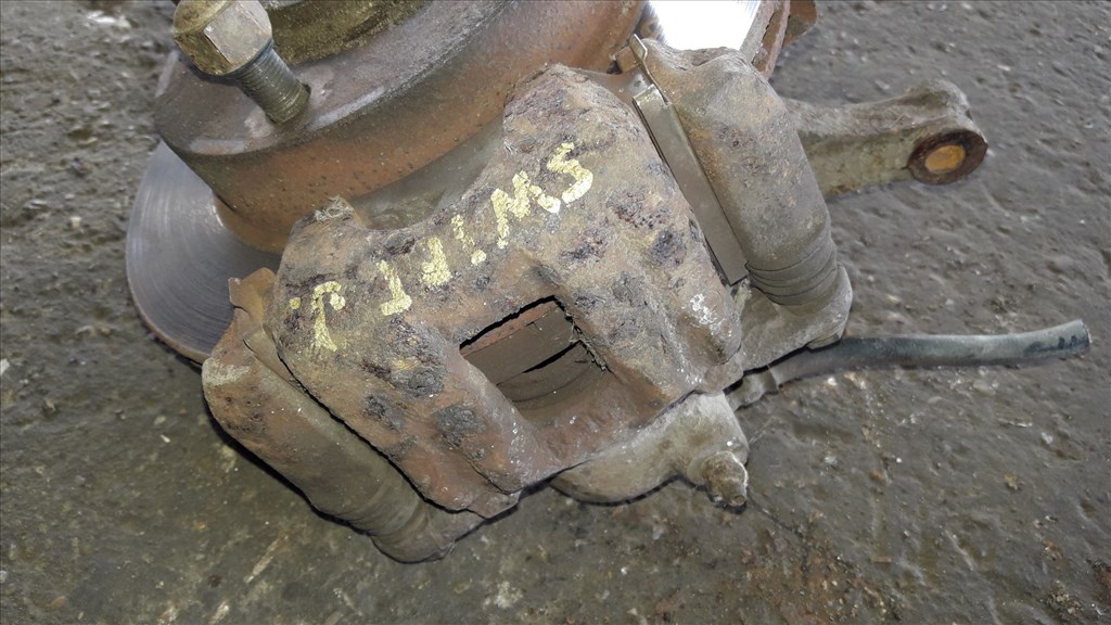 Suzuki Swift II 96-03 Jobb Elsõ Csonkállvány Kerékaggyal  Féknyereg  ABS Jeladó 2. kép