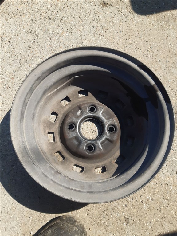 Daewoo Matiz <p>Felni méret: 13"</p><p>Felni szélesség: 4.5</p><p>Furatszám: 4</p><p>Osztókör: 114.3</p><p>ET szám: ET45</p><p>Agy Átmérõ: 60.0</p><p>Állapot: Normál</p><p>Érdeklõdéskor hivatkozzon erre: KIN-66924</p><p>Bármire van szüksége hívjon bizalommal!<br>Kizárólag munkaidõben hétfõtõl - péntekig 8-12 13-16 óráig!<br>Alkatrészek széles választékban!<br>Hivatalos Regisztrált Autobontó Kecel!<br>Vásároljon Megbízható Helyrõl Beszerelési Garanciával Profiktól!</p> 1. kép