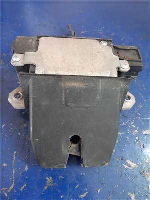 Ford Focus II Csomagtérajtó Zár  Központizár Motor 3M51 R442A66 AP