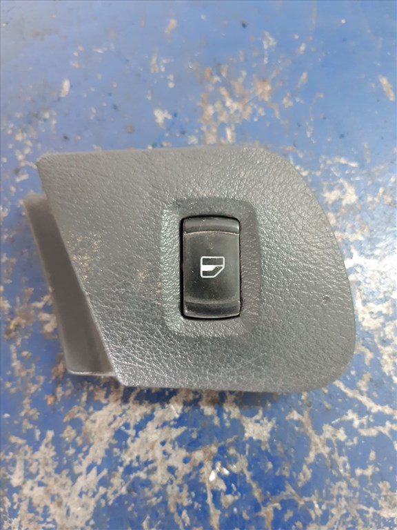 Skoda Octavia Jobb Elsõ Ablakemelõ Kapcsoló 3B0 959 955 1. kép