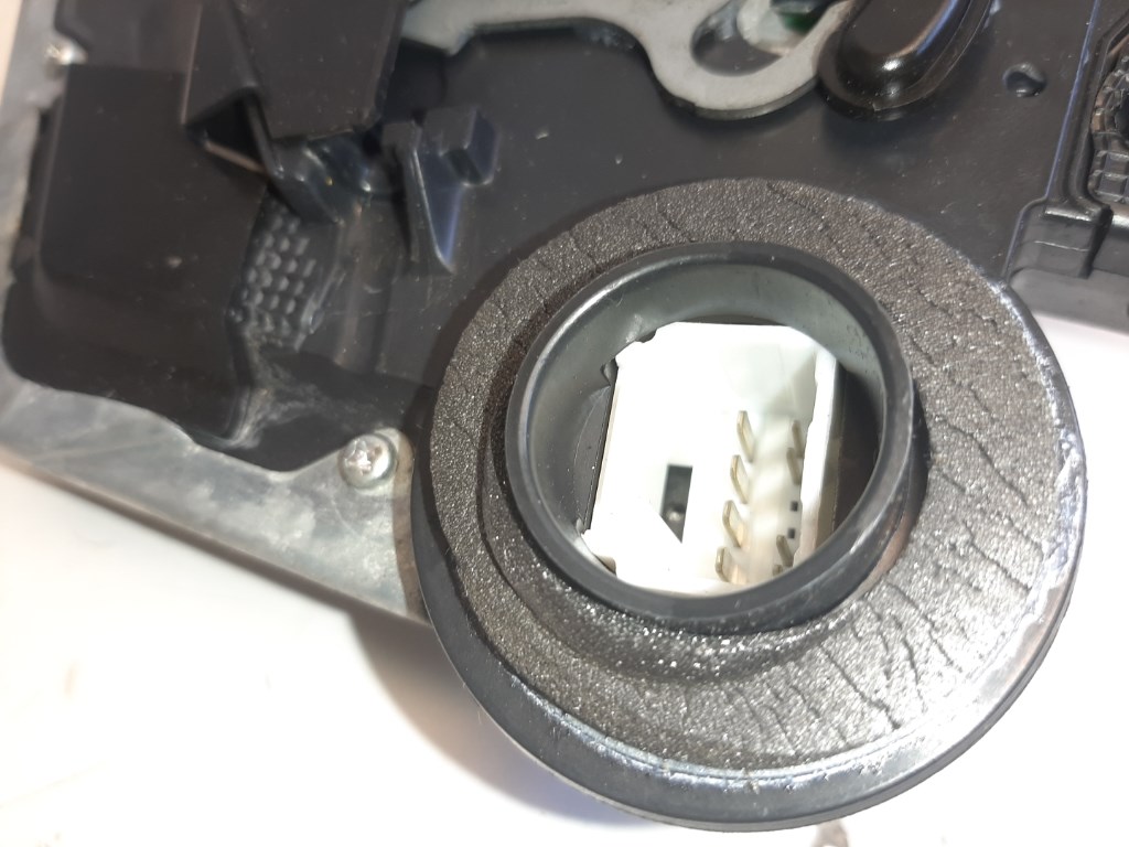 Toyota Auris (E180) jobb hátsó ajtózár 4. kép