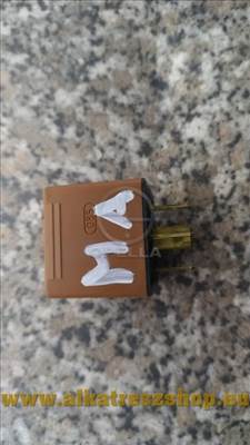 Opel relé barna 90491314