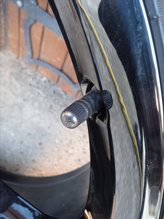 gyári 20 collos AUDI A8 D5 alufelnik téligumikkal 5. kép