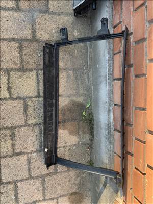 Dacia Duster II, Dacia Dokker, Dacia Lodgy, Renault Express Légterelő keret adblue hűtőhöz  215596594r