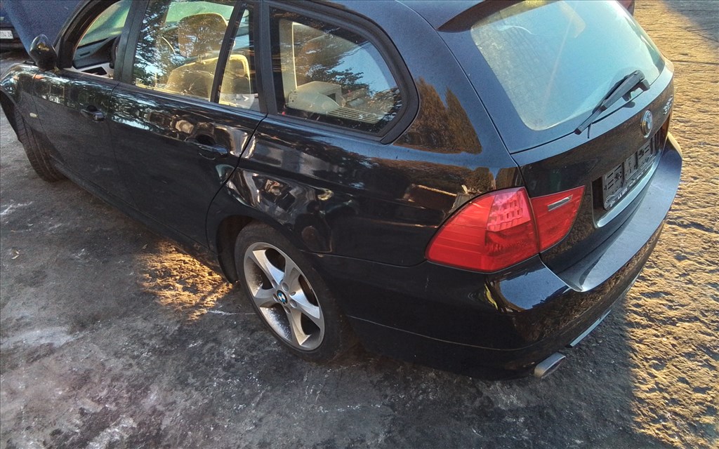 BMW 320 (E90, E91, E92, E93) bontott alkatrészei 4. kép