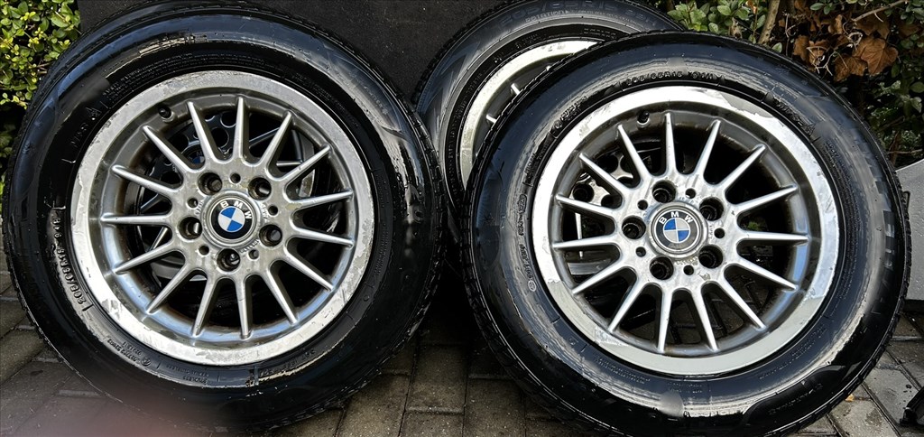  5x120 lyukosztású 15" használt alufelni, rajta 205/65 használt téli gumi gumi  1. kép