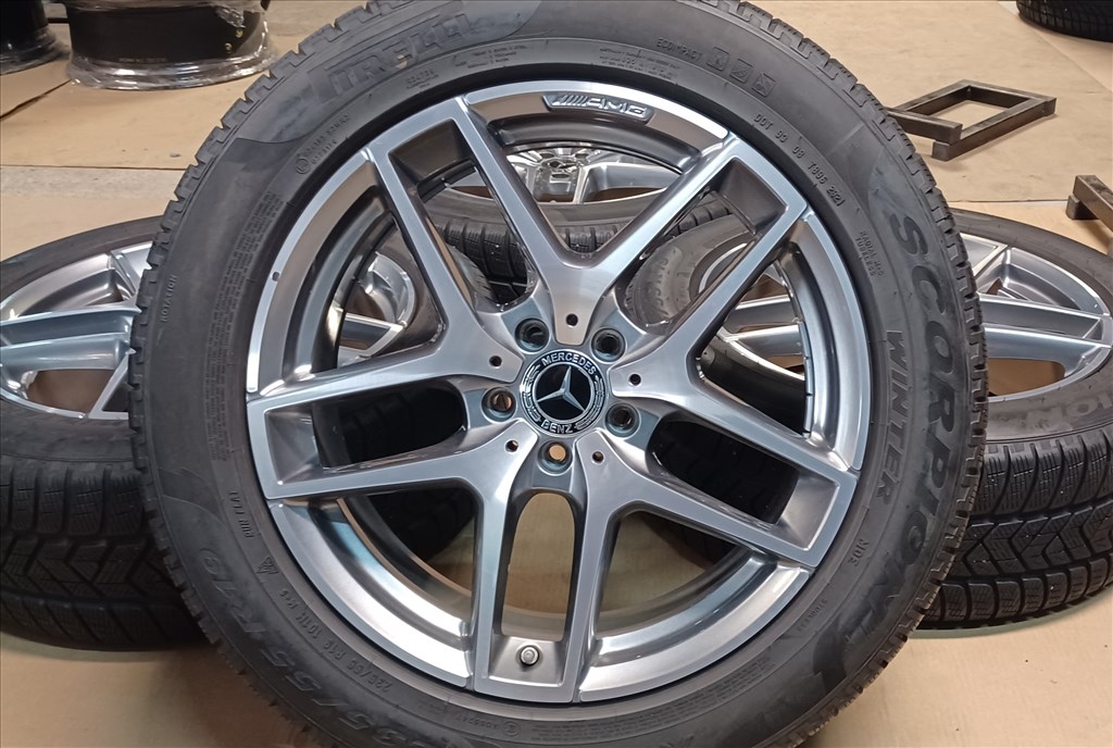 Mercedes W253 AMG GLC 5x112 8x19 235/55 R19 téli gumikkal 4db 1. kép