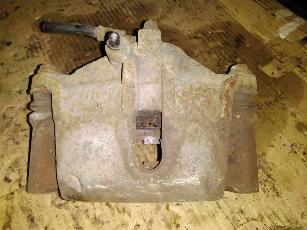 Suzuki Wagon R 98-10 Jobb Elsõ Féknyereg 1. kép