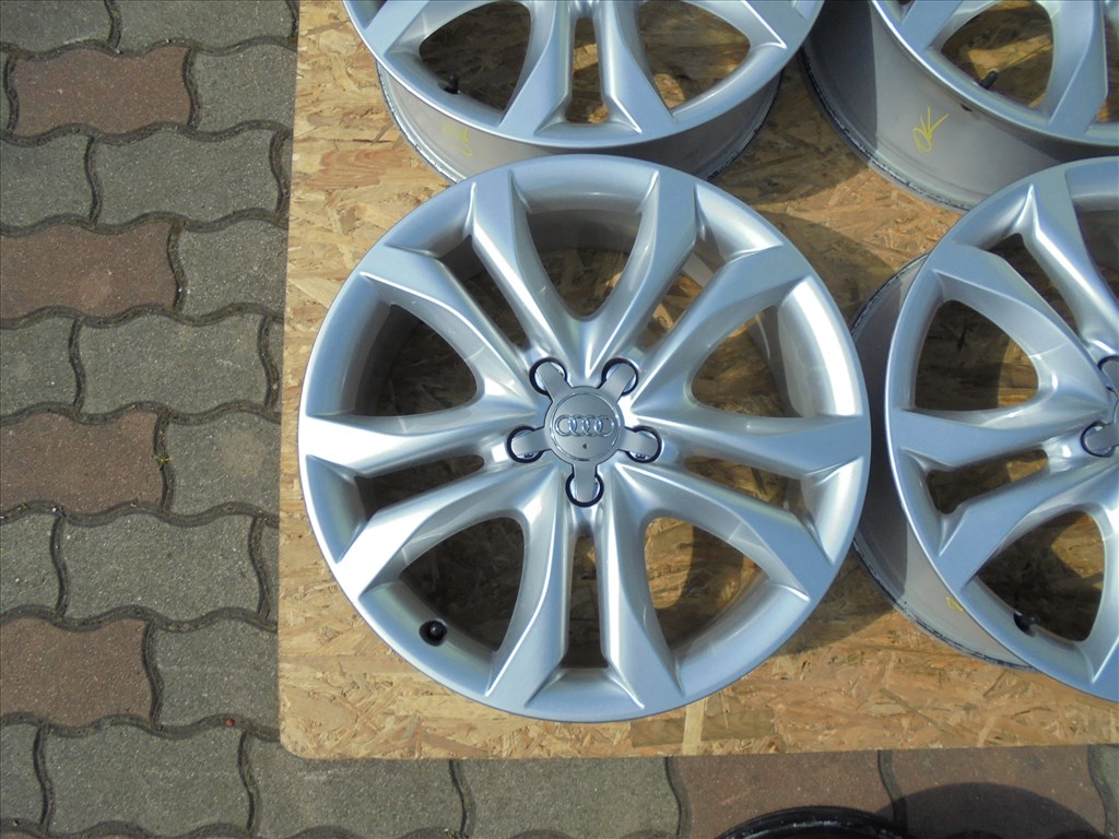 19-es újszerű Audi gyári alufelni eladó 3. kép