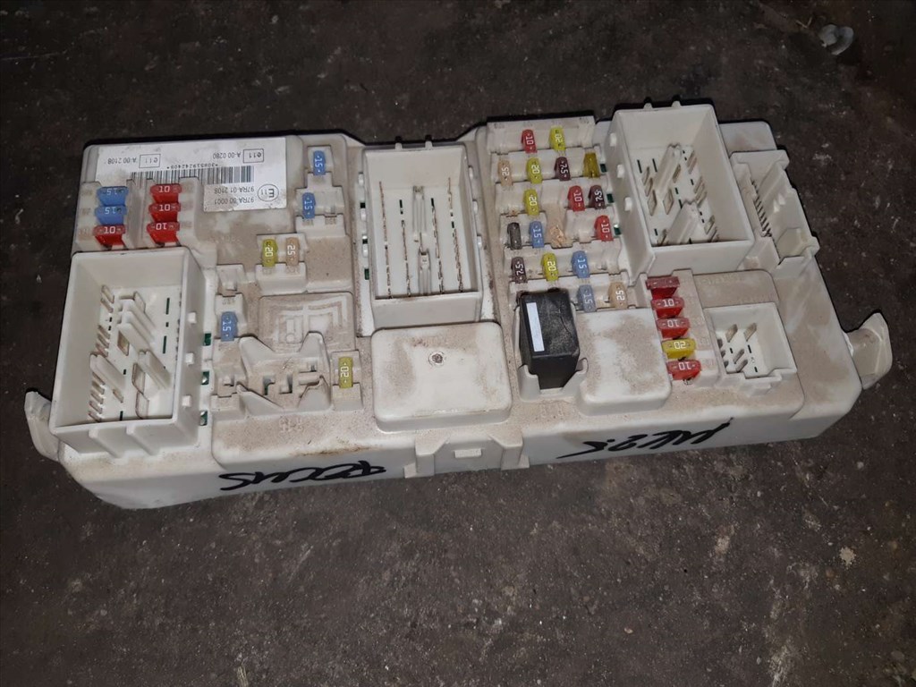 Ford Focus II Biztosítéktábla / Relé Tábla 7M5T-14A073-CE 1. kép