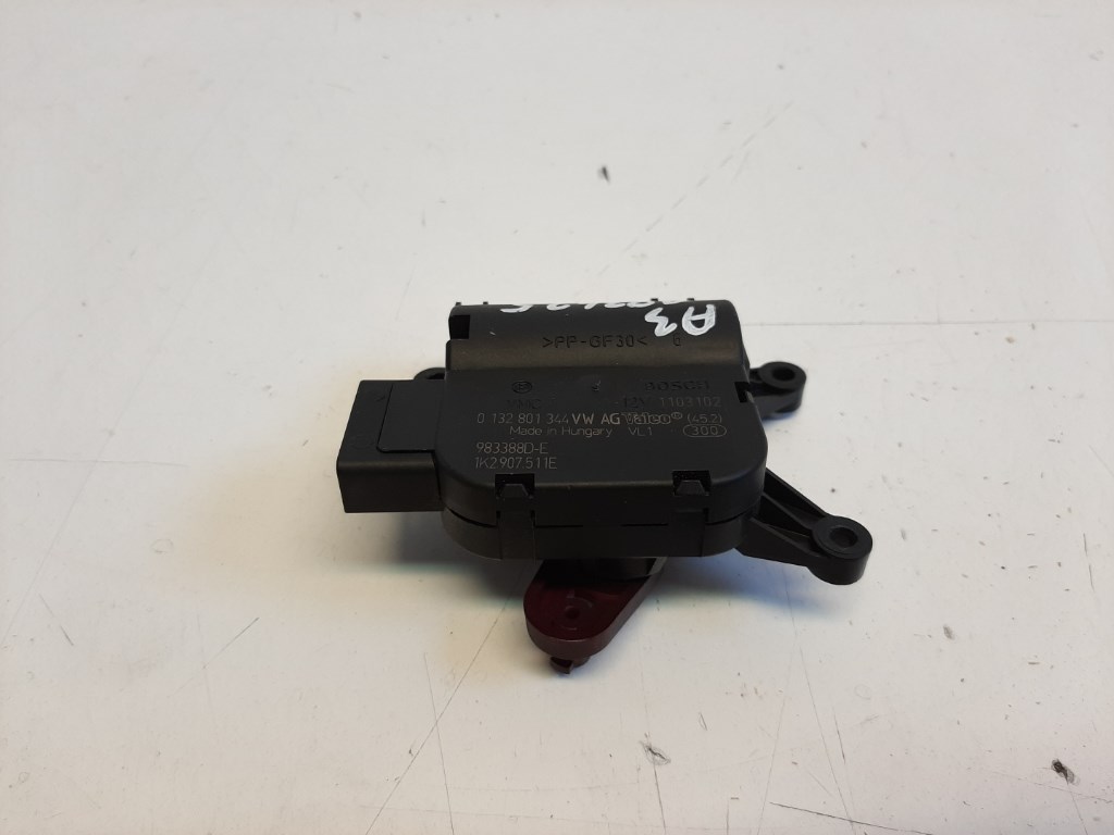 Audi A3 (8P) fûtés állító motor 1K2907511E 0132801344 2. kép