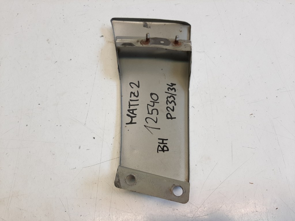 Daewoo Matiz bal hátsó lámpa alatti takaró 2. kép