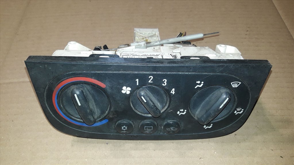 Opel Corsa C Fûtéskapcsoló 006 516 P 1. kép