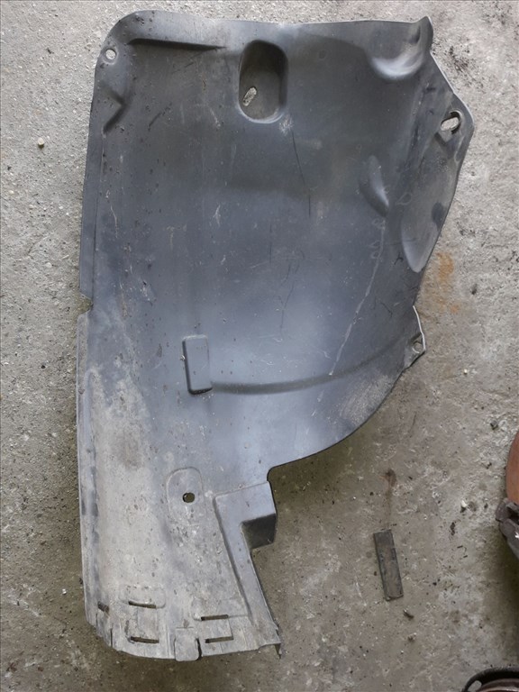 Opel Astra H Bal Elsõ Dobbetét 13 110 379 1. kép