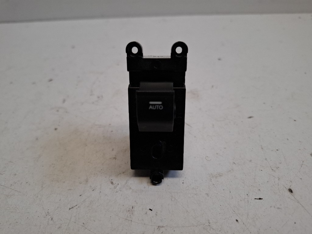 Hyundai I 40 jobb hátsó ablakemelõ kapcsoló 935803Z050 1. kép