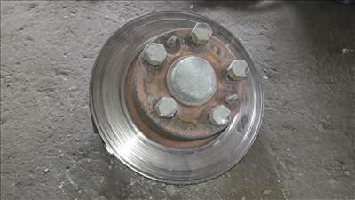 Iveco Daily Jobb Első Csonkállvány Kerékaggyal